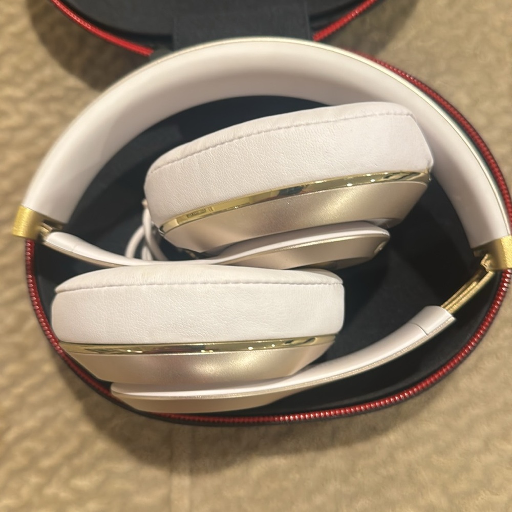 Beats Dr. Dre headphones - Picture 6 of 6